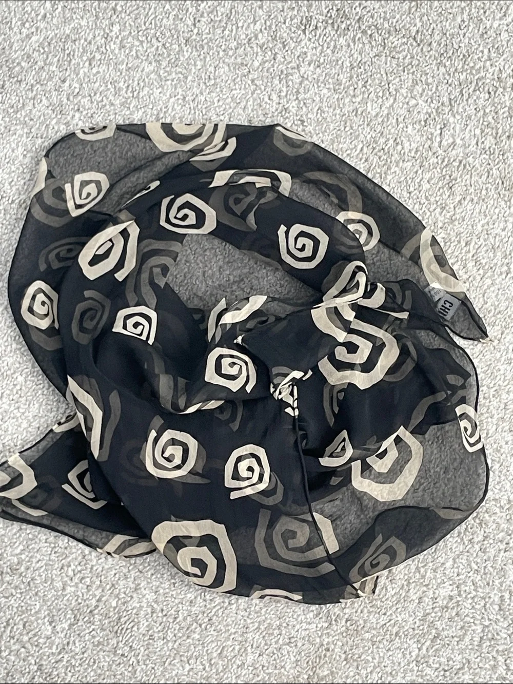Chico's 100% silk Sheer oblong Scarf in Black and Cream Swirl 20
